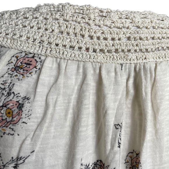 Lucky Brand Ditsy Floral Top M Crochet Neck EUC M Cream Neutral Boho Bohemian - Picture 7 of 16